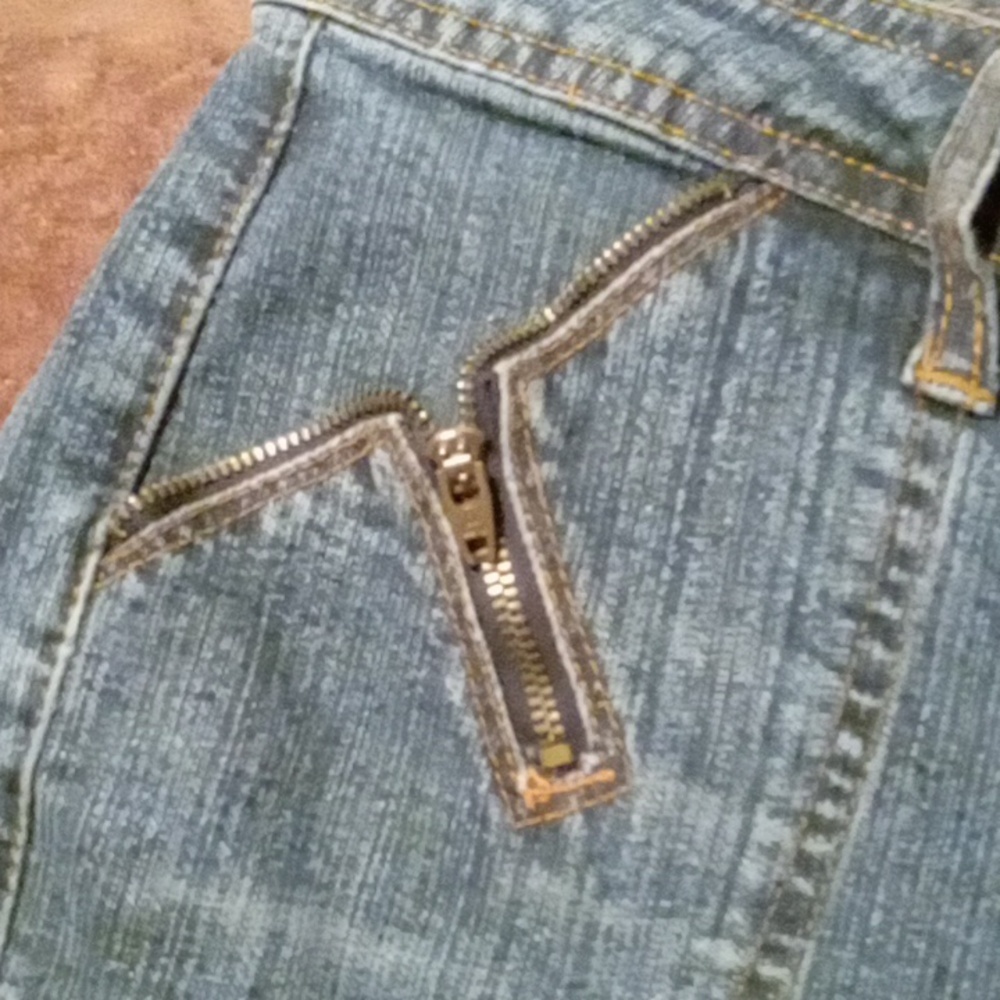 Capris - Picture 2 of 8